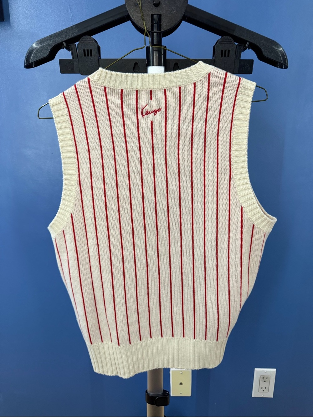 Kenzo White Knit Vest with Red Tie Graphic - Picture 2 of 7